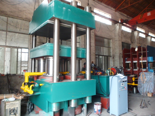 acheter Machine de vulcanisation en caoutchouc de chauffage électrique de presse de quatre piliers online manufacture