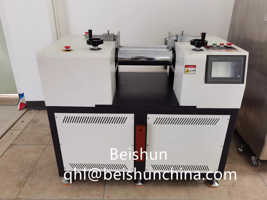 acheter Deux moulins de mélange de laboratoire à rouleaux pour les essais de performance du caoutchouc online manufacture