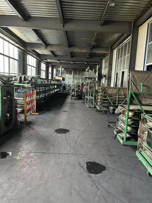 acheter Machine de fabrication de pneus à moteur à faible coût online manufacture