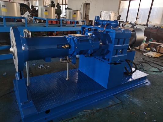acheter Extrudeuse à caoutchouc à chaud de 22 kW utilisant une vis résistante à l'usure de 120 mm online manufacture
