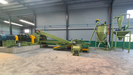 acheter Ligne de recyclage semi-automatique de déchets de pneus qui transforme les pneus en poudre de caoutchouc à 0-200 mailles online manufacture