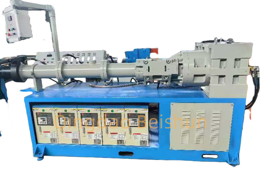 acheter Ligne d'extrusion en bande de caoutchouc de forme spéciale équipée d'une boîte de vulcanisation au micro-ondes et d'une boîte de vulcanisation à air chaud online manufacture