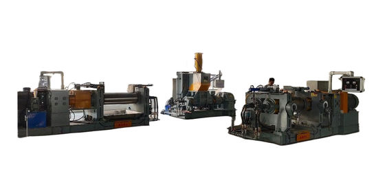 Bon prix Refroidissement à l'eau Deux moulins à mélange de caoutchouc à rouleaux avec contrôle PLC et capacité de 30 kg pour la fabrication de caoutchouc en ligne