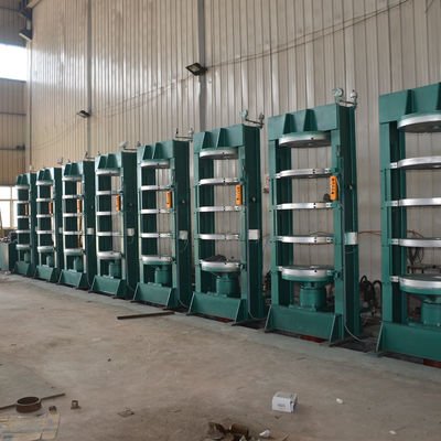 Bon prix Machine de moulage verticale de pneu de presse de traitement de pneu de bicyclette de moto PLC en ligne