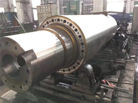 Les pièces de machine en caoutchouc de fonte ductile ont forgé le rouleau en acier à grande vitesse d'axe en acier