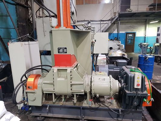 Bon prix Machine en caoutchouc de malaxeur de contrôle de PLC avec le double axe en ligne