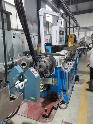 Bon prix Extrudeuse en caoutchouc XJW-90 et boîte de vulcanisation à air chaud pour équipement de fabrication de tuyaux en caoutchouc en ligne