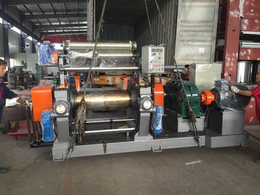 Bon prix Moulin de mélange de caoutchouc à diamètre de rouleau de 300 mm pour usine de production de petits lots en ligne