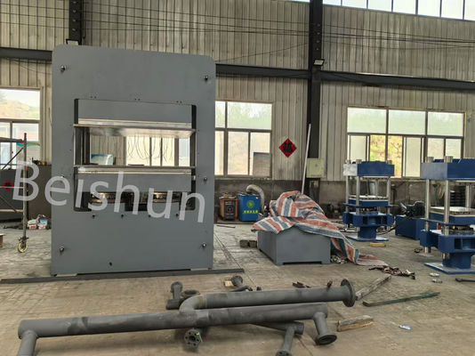 Bon prix Grande machine de presse de vulcanisation en caoutchouc à plaque chaude de 1500 × 1500 mm avec une pression de 800 tonnes pour une vulcanisation uniforme en ligne