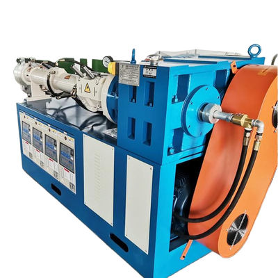 Bon prix DC132 Machine d'extrusion de caoutchouc 0-60 r/min Vitesse de vis 300 mm Diamètre de vis avant en ligne