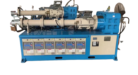 Contrôle automatique de la température par PLC Extrudeuse de silicone / extrudeuse de caoutchouc à alimentation à froid pour produire des bandes de silicone écouteurs en caoutchouc