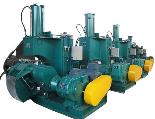 Bon prix Système de coupe électrique de chauffage Machine à pétrir en caoutchouc d'une capacité de 9500 kg et d'une capacité de mélange de 55 L en ligne