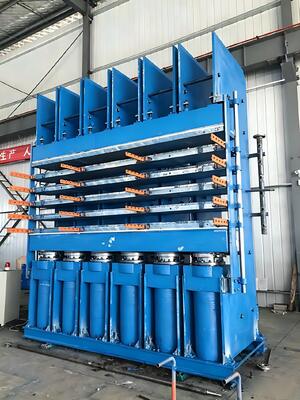 Bon prix Presse de vulcanisation à 5 couches avec une force de fermeture de 800 tonnes pour bandes de roulement de pneus pré-cuites en ligne