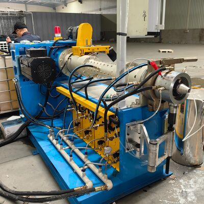Bon prix Extrudeuse en caoutchouc à broche de type 90, alimentation à froid, faible consommation d'énergie, service après-vente sans souci. en ligne