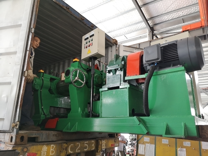 Moulin de mélange automatique de deux petits pains XK-450 pour composer le caoutchouc avec le mélangeur courant 2